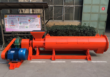牛羊糞有機(jī)肥攪齒造粒機(jī)