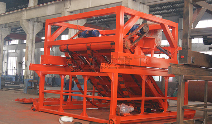 有機肥發(fā)酵鏈板翻拋機設備