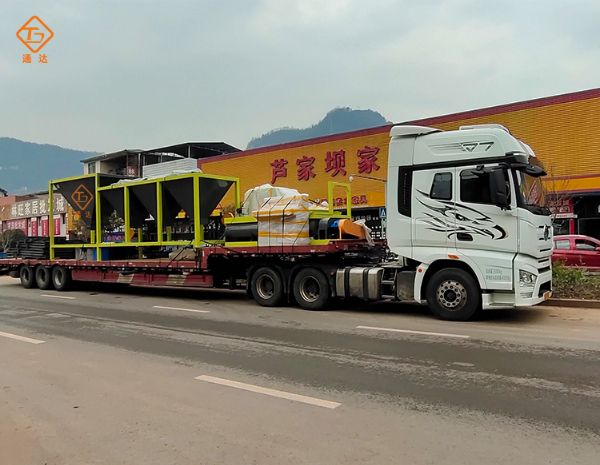 通達重工小型粉狀有機肥生產線已發往重慶萬州1.jpg 通達重工小型粉狀有機肥生產線已發往重慶萬州1.jpg